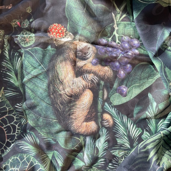 Moooi Menagerie of Extinct Animals Bed Scarf XL - Raven (Black) - Picture 7 of 8